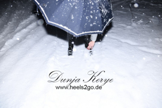 high_heel_stiefel_im_schnee11