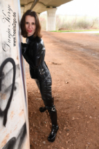 latex_and_boots16