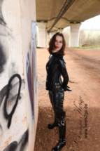 latex_and_boots17