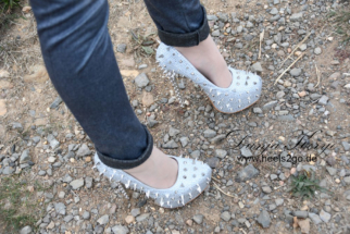 white_stachelheels08