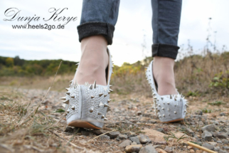 white_stachelheels11
